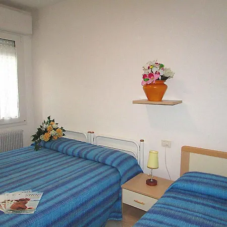 Apartment In 33714