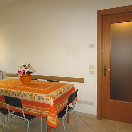 In 33714 Apartamento
